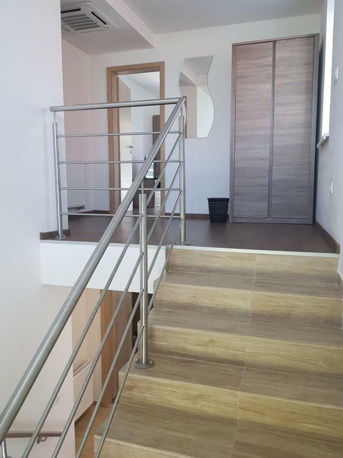 Vip Apartmany Zabnik 普列维扎 外观 照片